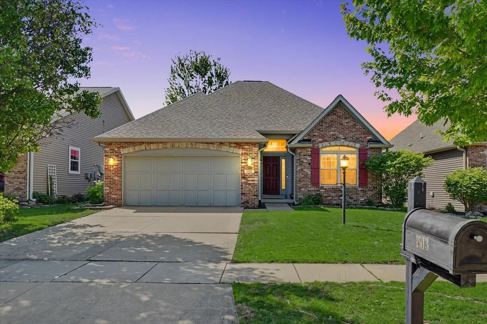 Unit for sale at 1913 Quail Run Drive, Mahomet, IL 61853