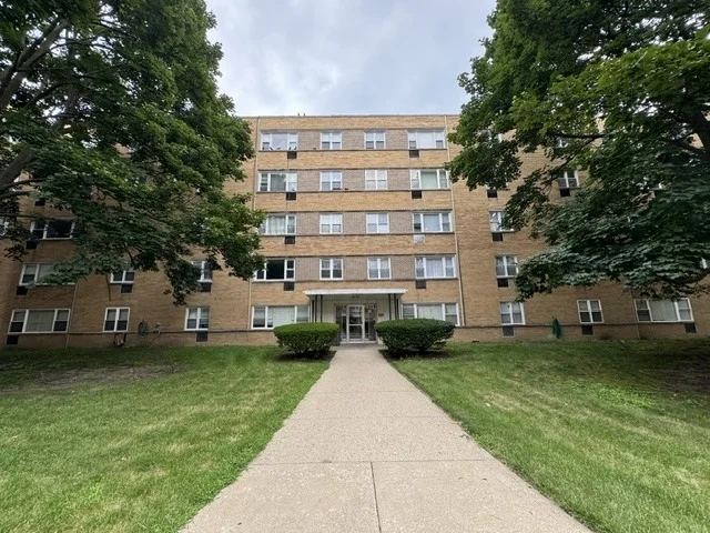 Unit for sale at 2025 W Granville Avenue, Chicago, IL 60659