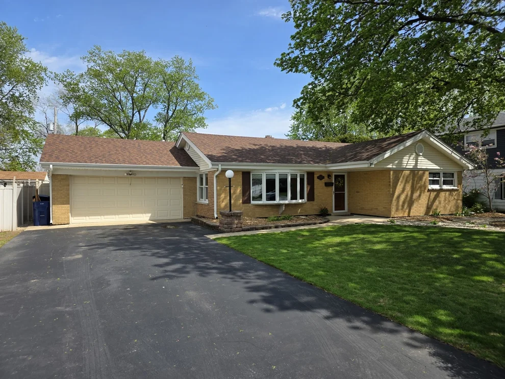Unit for sale at 11607 S Nagle Avenue, Worth, IL 60482