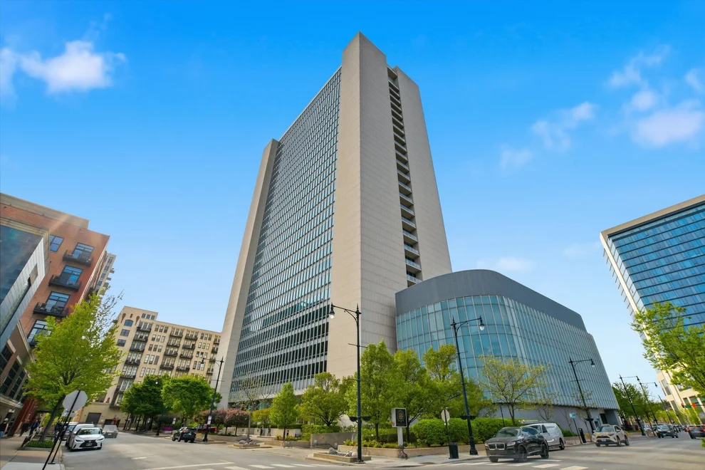 Unit for sale at 500 W Superior Street, Chicago, IL 60654