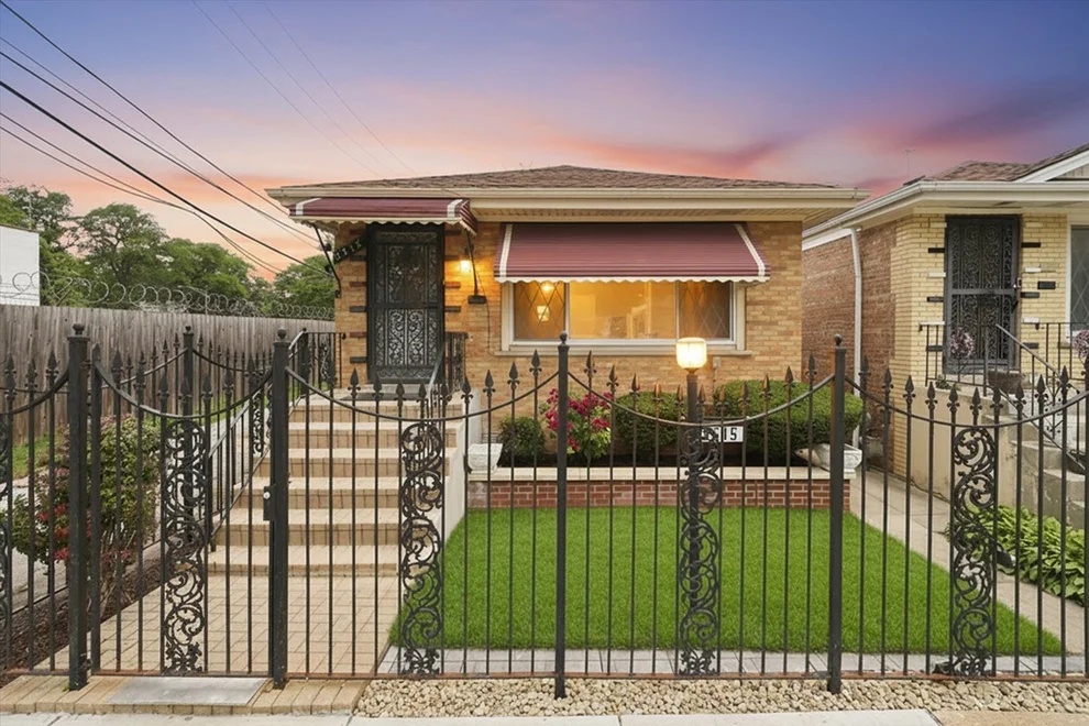 Unit for sale at 5515 S Oakley Avenue, Chicago, IL 60636