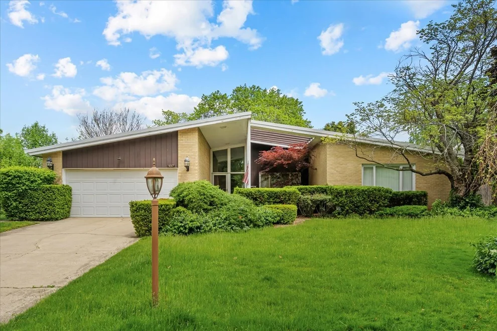 Unit for sale at 937 Timber Hill Road, Highland Park, IL 60035