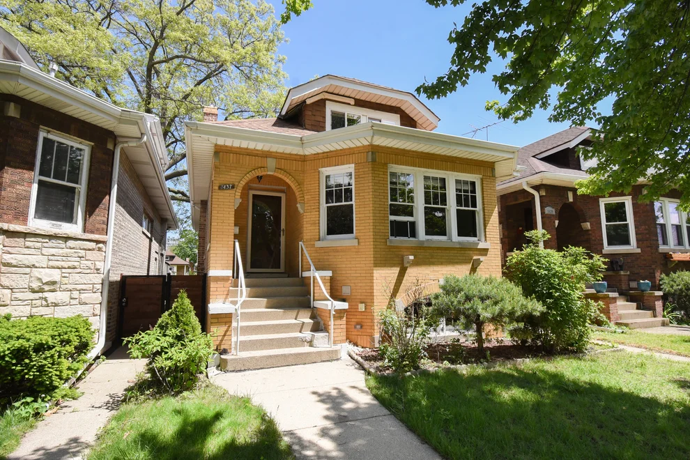 Unit for sale at 1437 Maple Avenue, Berwyn, IL 60402