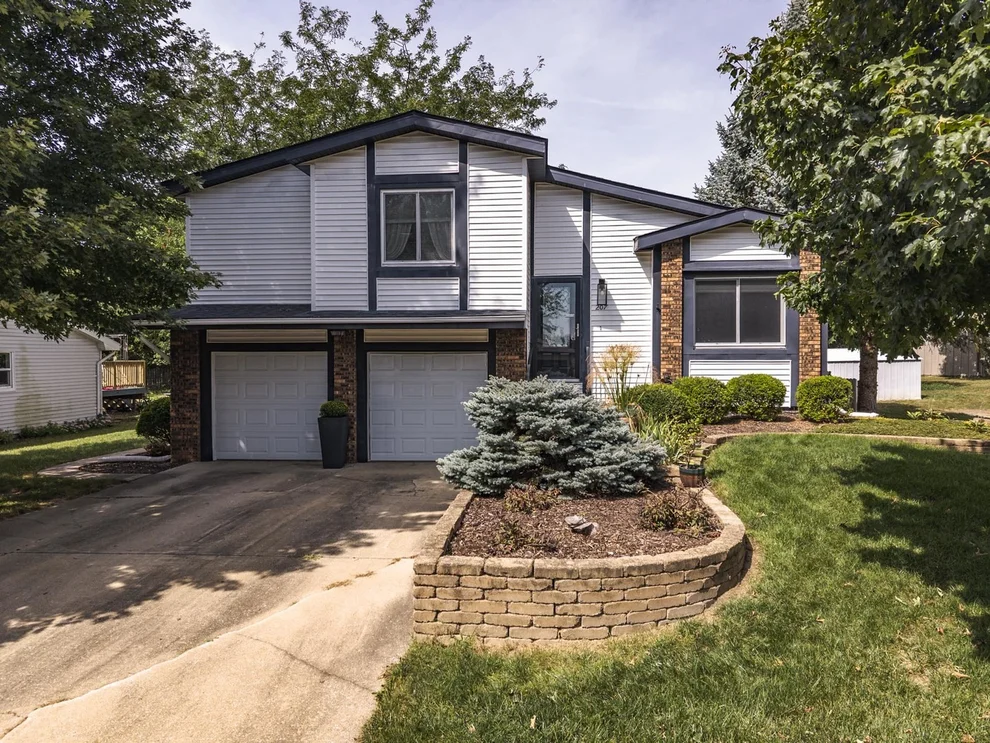 Unit for sale at 207 Greenleaf Drive, Bloomington, IL 61704