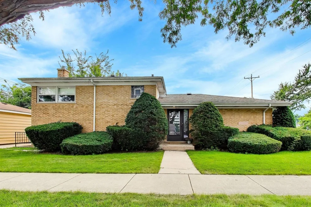 Unit for sale at 3442 Wilmette Avenue, Wilmette, IL 60091