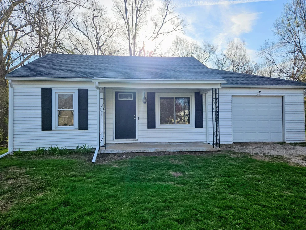 Unit for sale at 1320 S 13th Street, Pekin, IL 61554