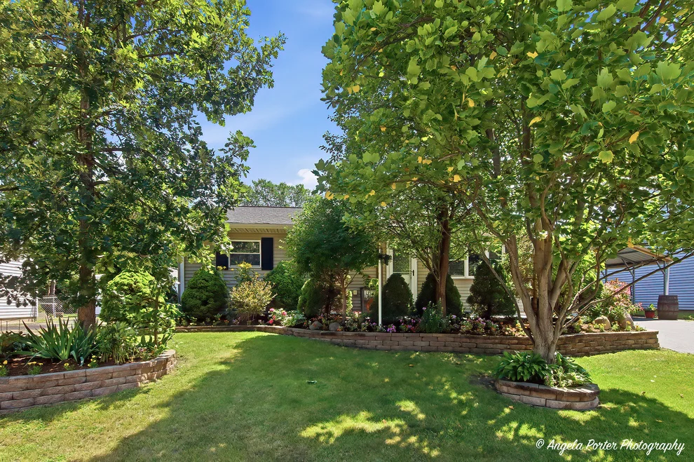 Unit for sale at 1080 Larkdale Row, Wauconda, IL 60084