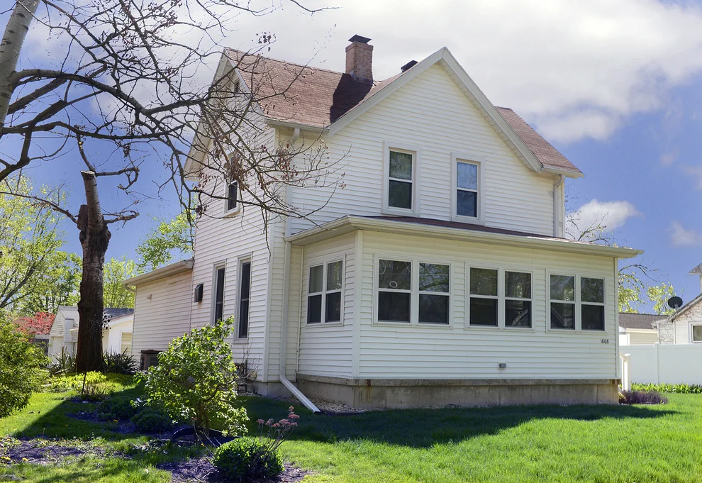Unit for sale at 1008 Pine Street, Ottawa, IL 61350