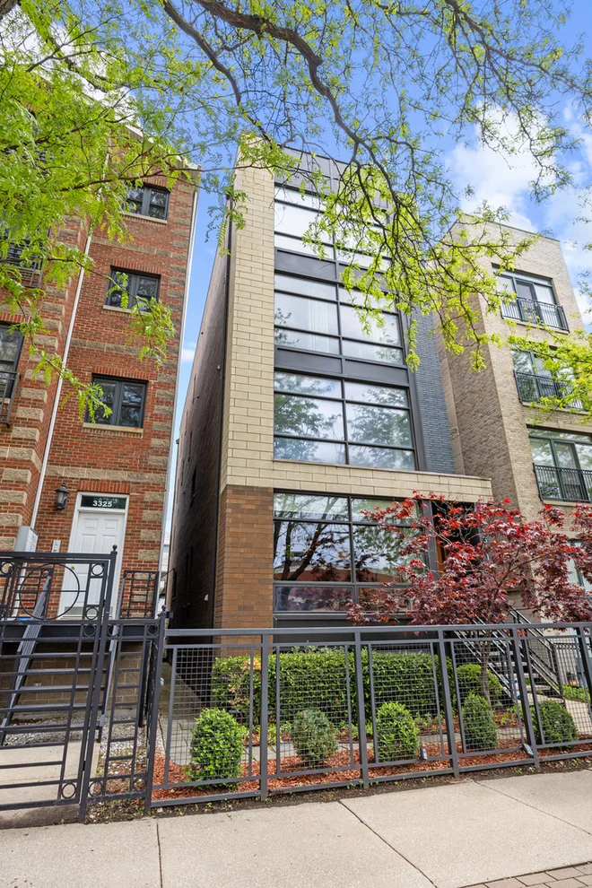 Unit for sale at 3321 N Sheffield Avenue, Chicago, IL 60657