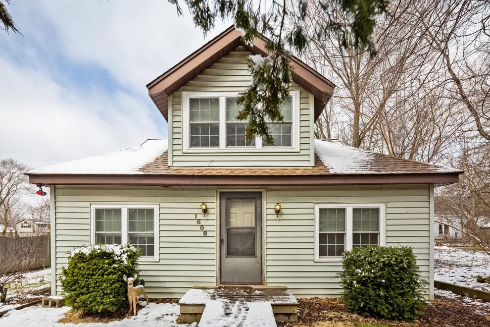 Unit for sale at 1608 Bolling Avenue, Johnsburg, IL 60051