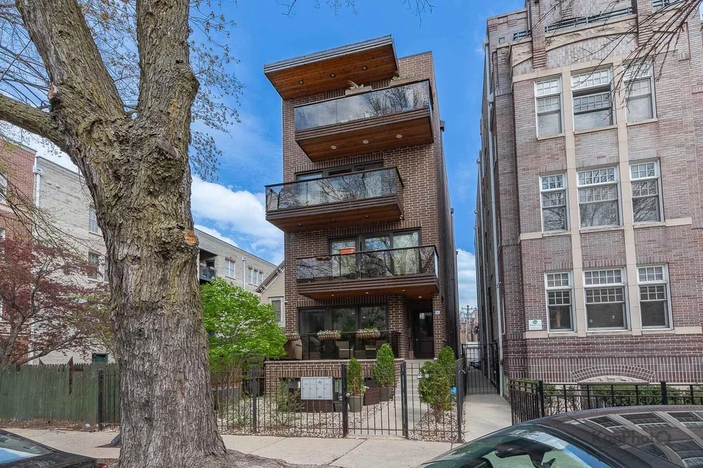 Unit for sale at 3839 N Ashland Avenue, Chicago, IL 60613