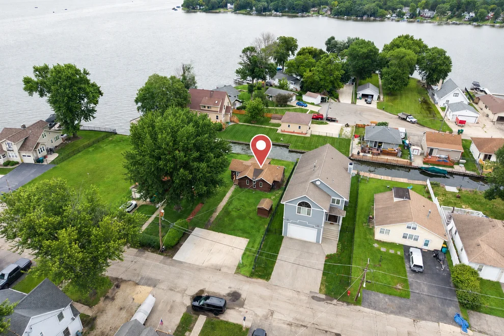 Unit for sale at 27 Atwater Parkway, Fox Lake, IL 60020