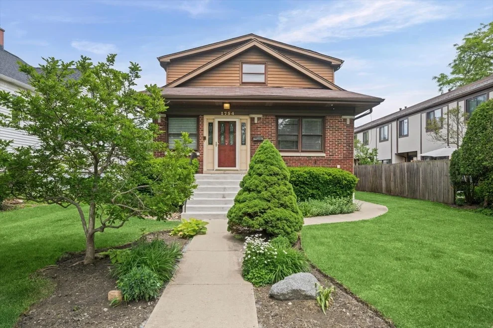 Unit for sale at 1754 Henley Street, Glenview, IL 60025
