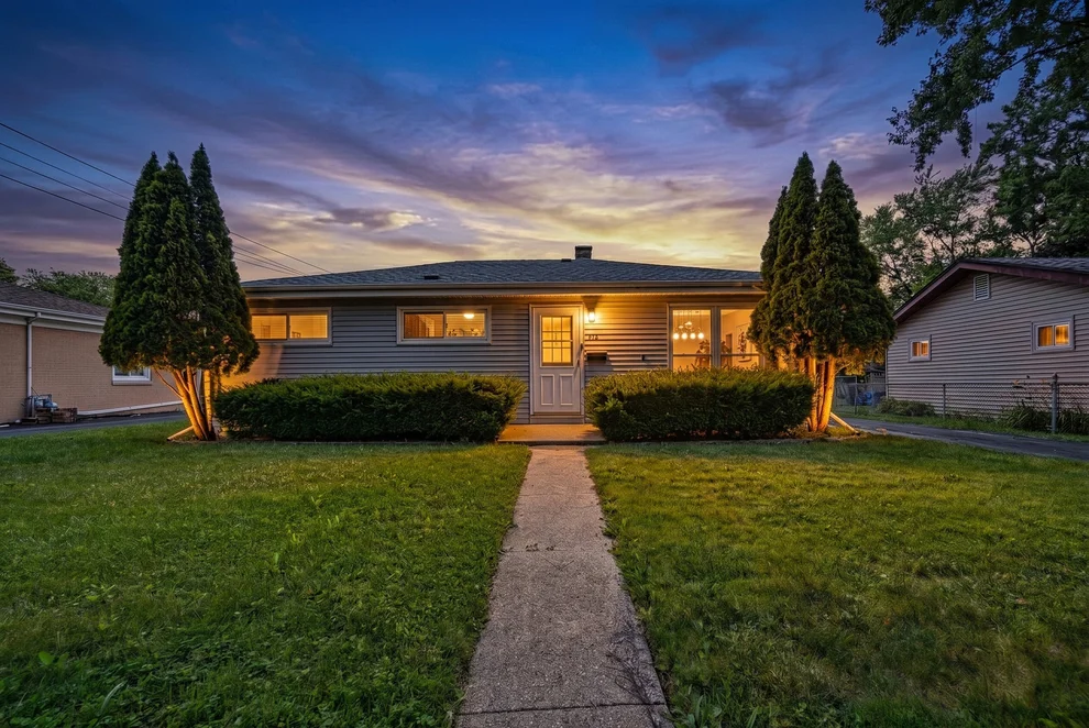 Unit for sale at 714 N 2nd Avenue, Villa Park, IL 60181