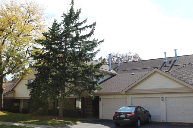 Unit for sale at 925 E Coach Road, PALATINE, IL 60074