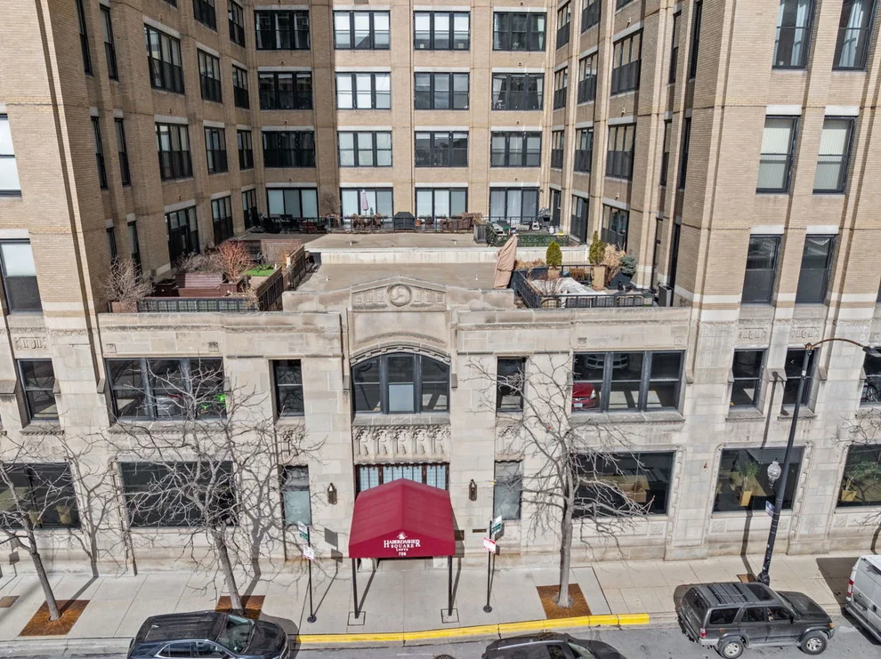Unit for sale at 728 W Jackson Boulevard, Chicago, IL 60661