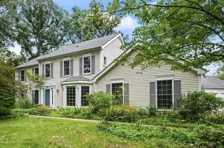 Unit for sale at 2690 Crestwood Lane, Riverwoods, IL 60015