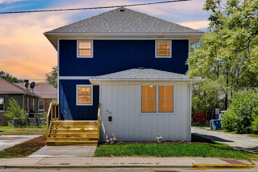 Unit for sale at 860 State Line Road, Calumet City, IL 60409