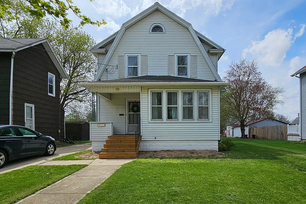 Unit for sale at 511 College Avenue, Dixon, IL 61021