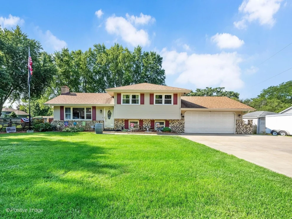 Unit for sale at 29W255 Lester Street, West Chicago, IL 60185