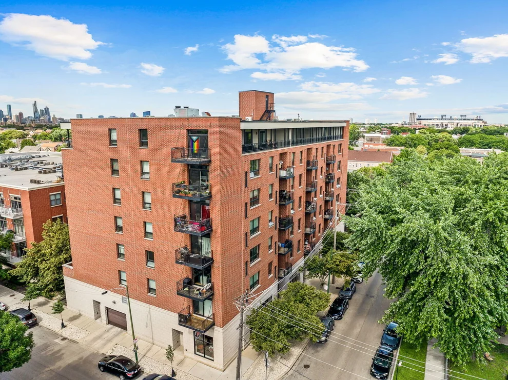 Unit for sale at 974 W 35th Place, Chicago, IL 60609