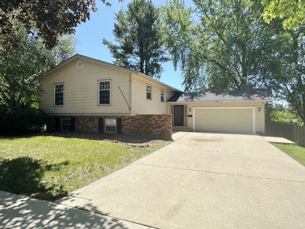 Unit for sale at 641 Webster Street, Algonquin, IL 60102