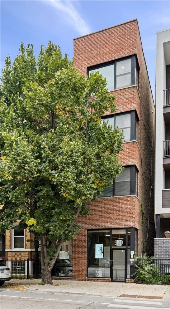 Unit for sale at 929 N DAMEN Avenue, Chicago, IL 60622