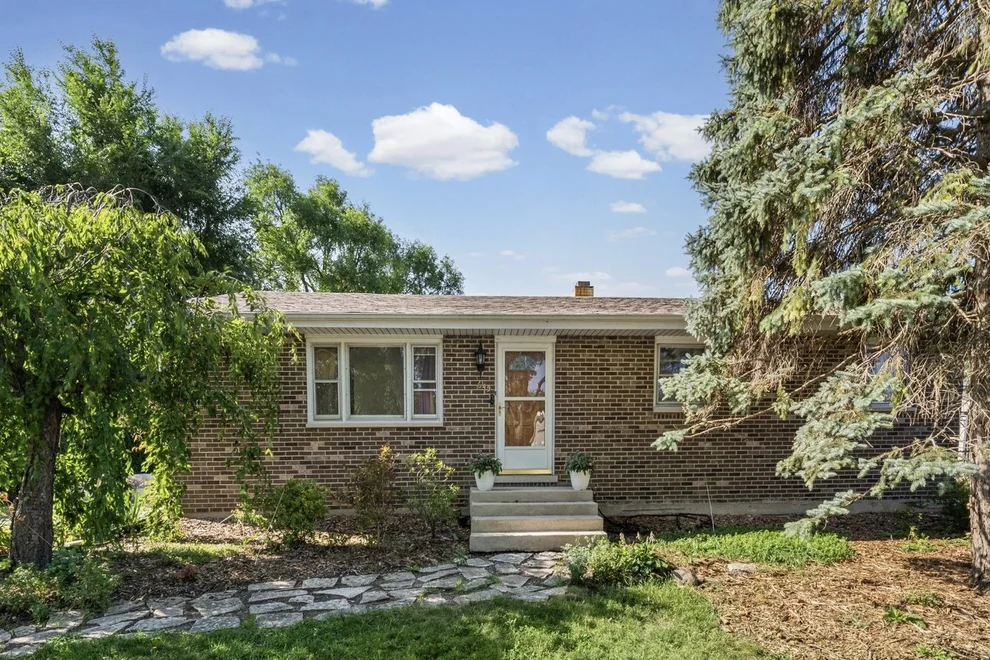 Unit for sale at 645 Flagstaff Lane, Hoffman Estates, IL 60169