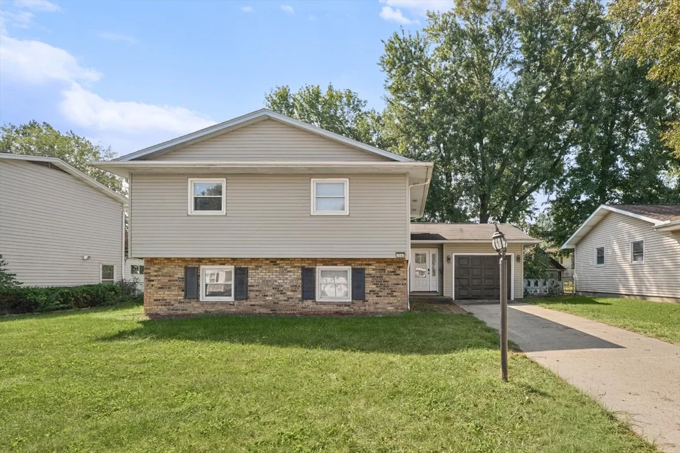 Unit for sale at 1747 E Barrington Avenue, Decatur, IL 62526