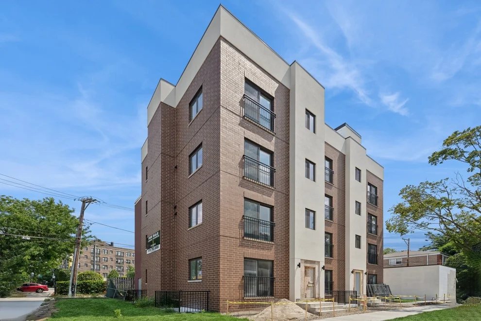 Unit for sale at 6755 N Hermitage Avenue, Chicago, IL 60626