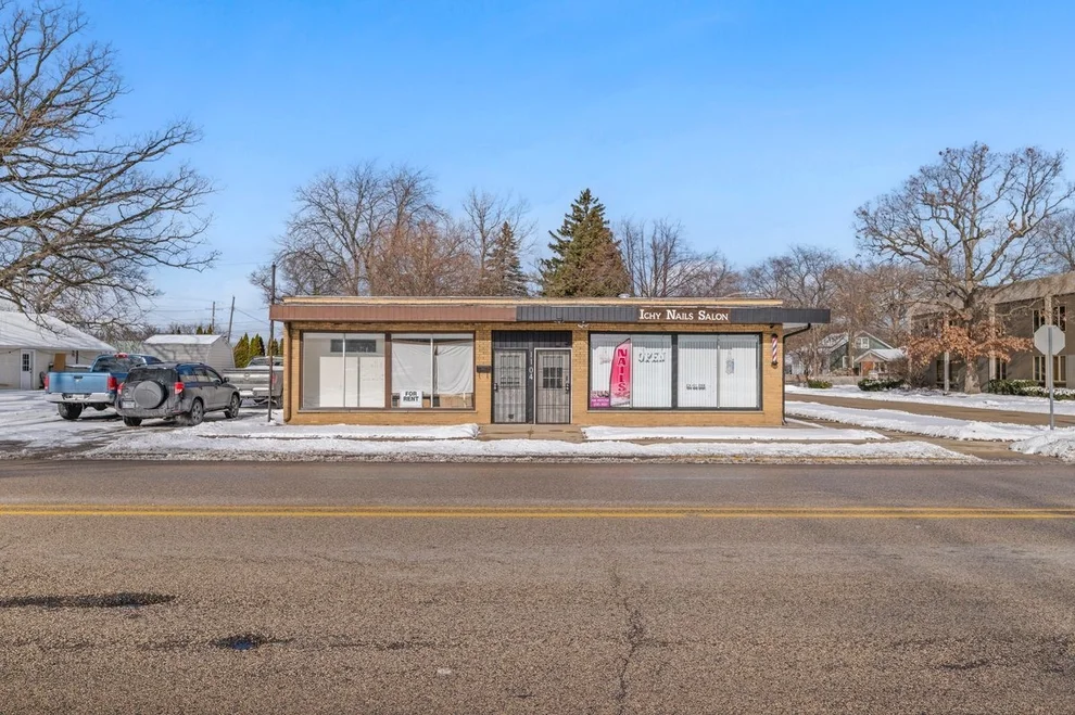 Unit for sale at 1104 W Glen Flora Avenue, Waukegan, IL 60085