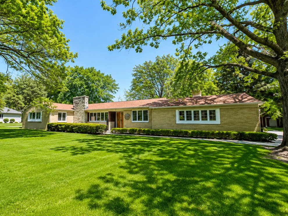 Unit for sale at 1334 Oakland Drive, Sycamore, IL 60178