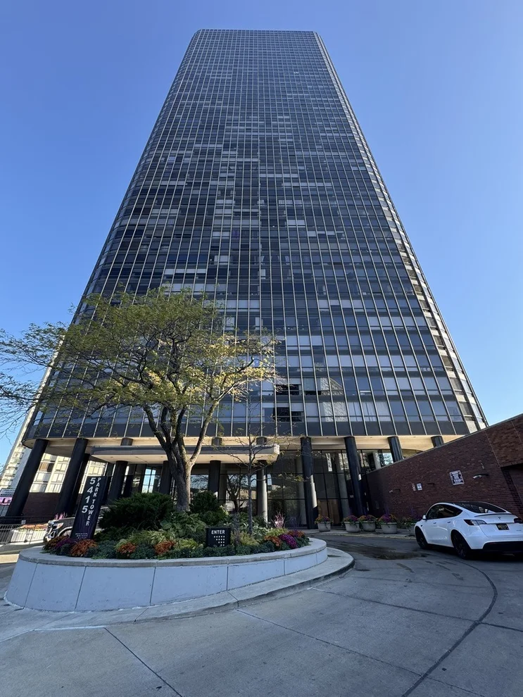 Unit for sale at 5415 N Sheridan Road, Chicago, IL 60640