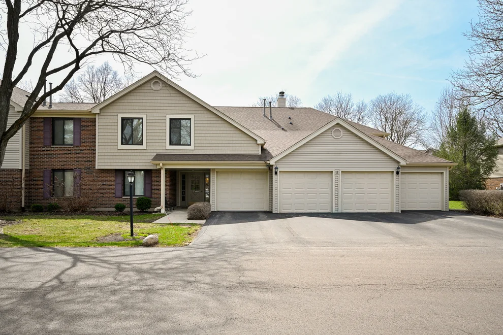 Unit for sale at 27W685 GRASMERE Drive, Winfield, IL 60190