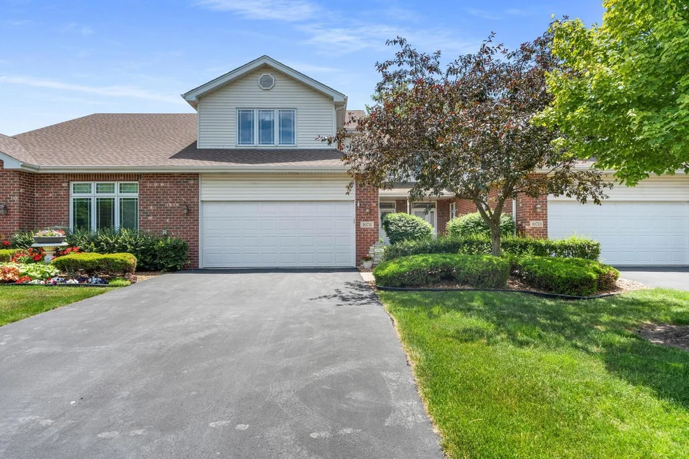 Unit for sale at 10711 Canterbury Drive, Mokena, IL 60448