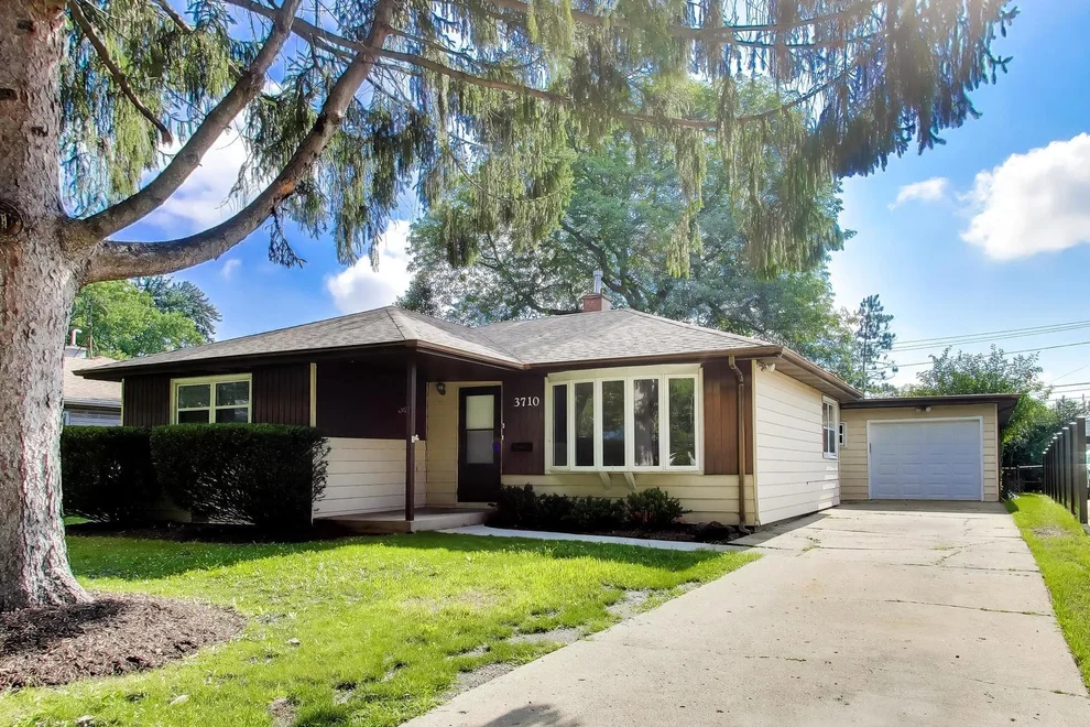 Unit for sale at 3710 OWL Drive, Rolling Meadows, IL 60008
