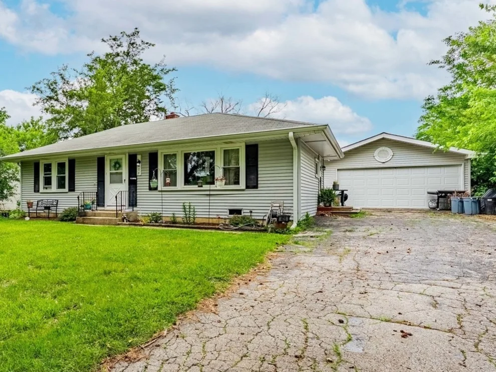 Unit for sale at 405 N Iowa Avenue, Villa Park, IL 60181