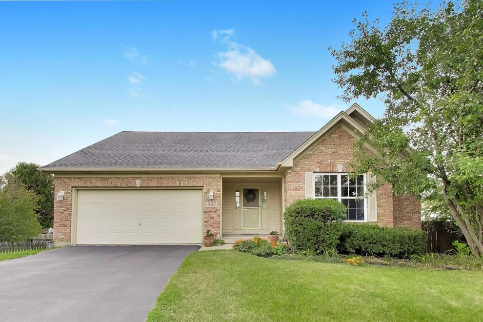 Unit for sale at 597 Turnbury Court W, DeKalb, IL 60115