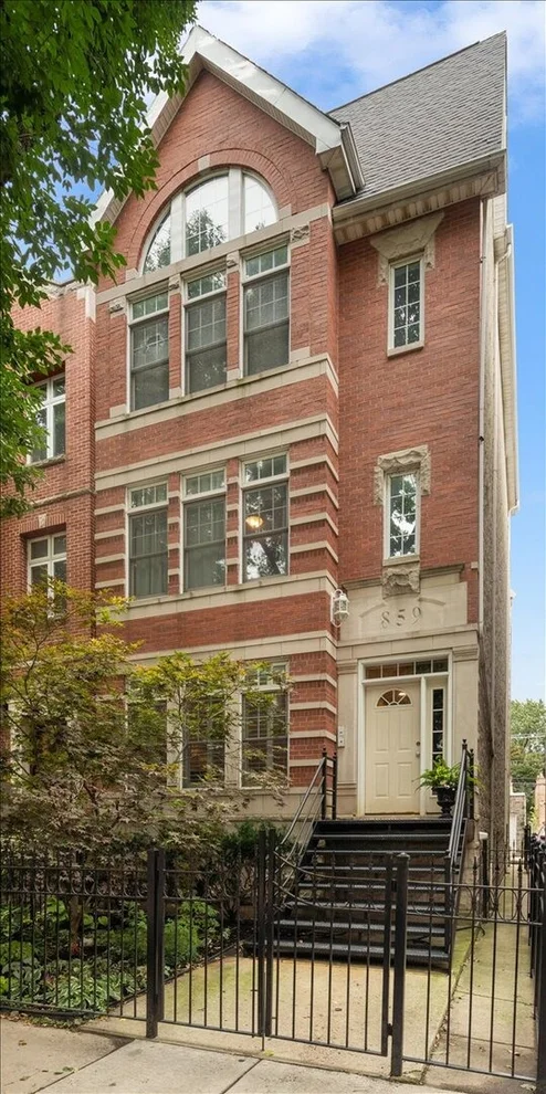 Unit for sale at 859 W Wrightwood Avenue, Chicago, IL 60614