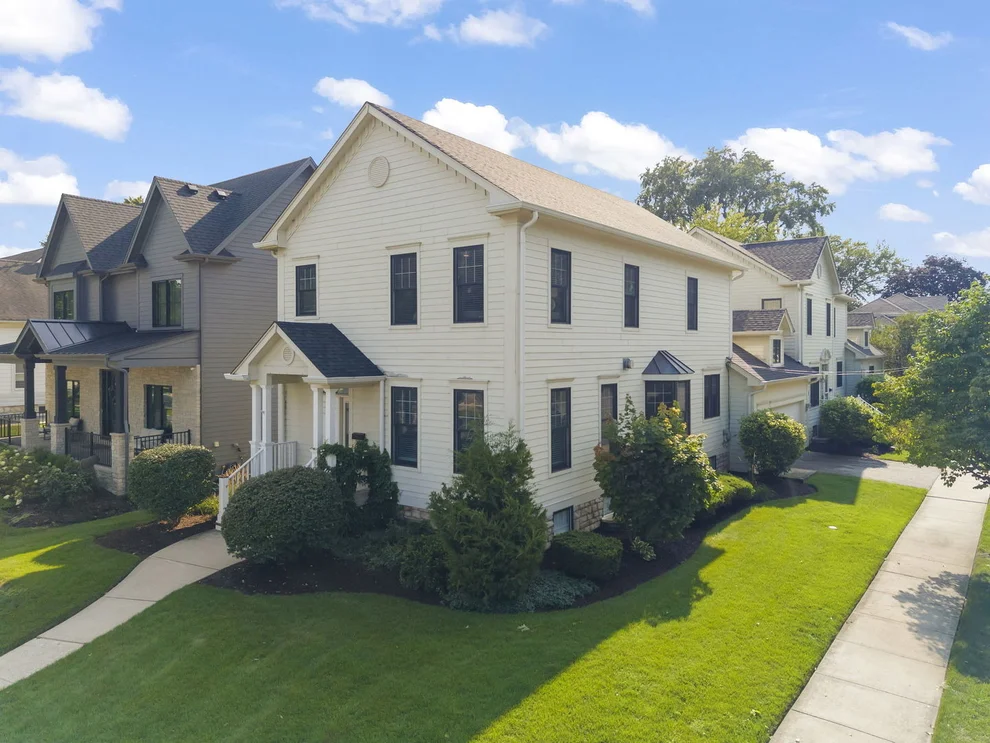 Unit for sale at 605 S Main Street, Naperville, IL 60540