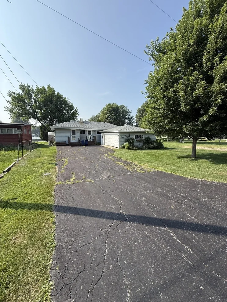 Unit for sale at 33060 N Battershall Road, Grayslake, IL 60030