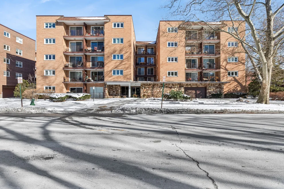 Unit for sale at 2001 Sherman Avenue, Evanston, IL 60201