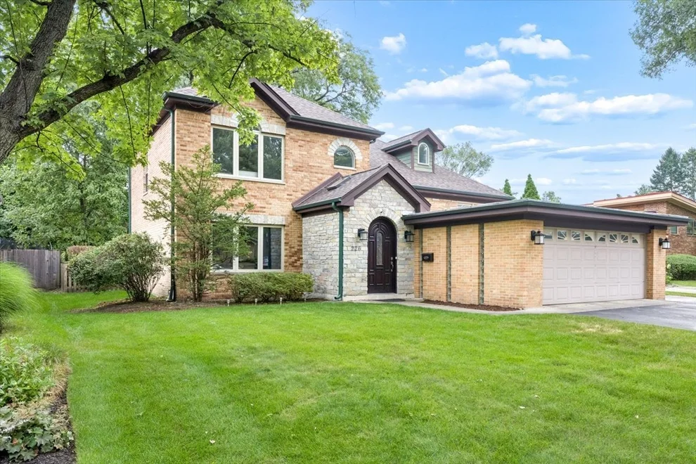 Unit for sale at 226 SUNSET Drive, Wilmette, IL 60091