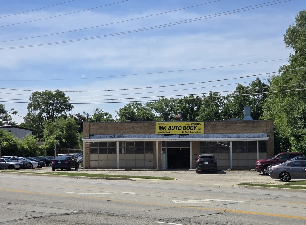 Unit for sale at 955 Rand Road, Des Plaines, IL 60016