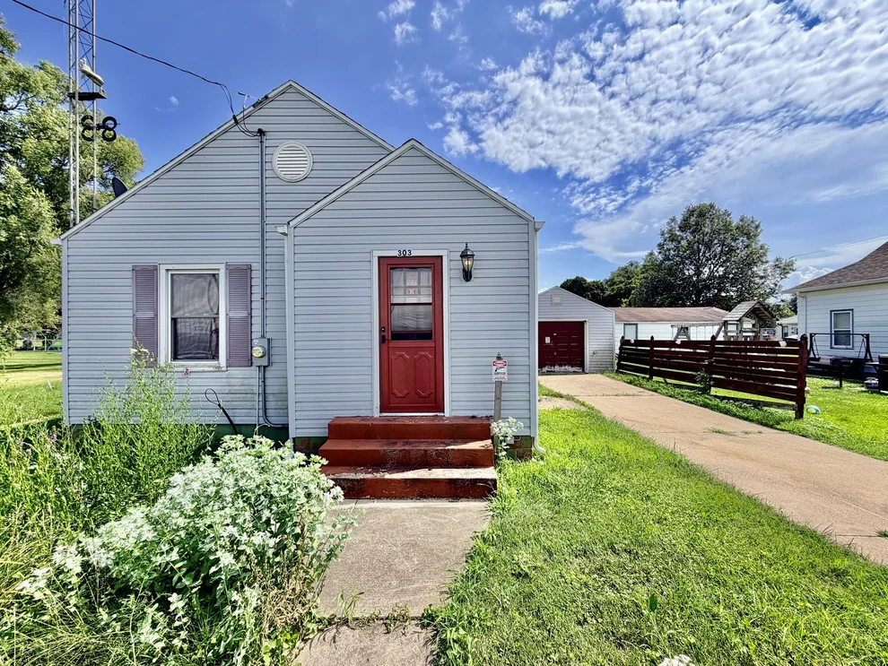 Unit for sale at 303 E 1st Street, Cedar Point, IL 61316