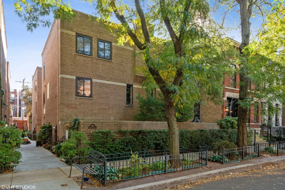 Unit for sale at 1861 N Dayton Street, Chicago, IL 60614