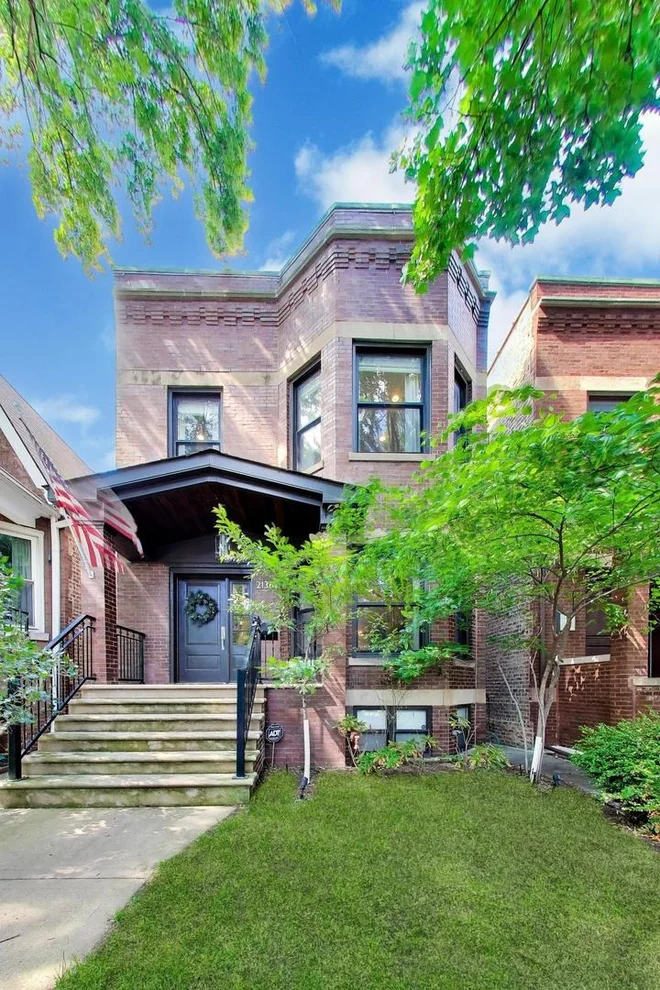 Unit for sale at 2136 W Waveland Avenue, Chicago, IL 60618