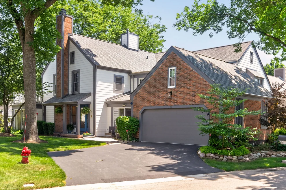 Unit for sale at 87 Whittington Course, St. Charles, IL 60174
