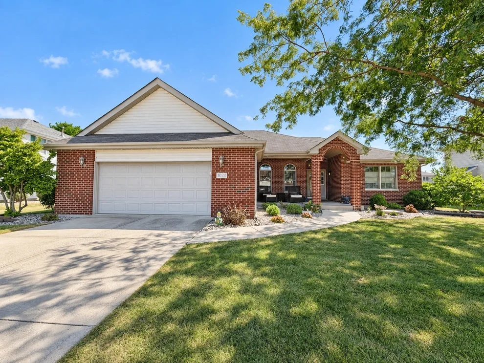 Unit for sale at 1024 Southcreek Drive, Manteno, IL 60950
