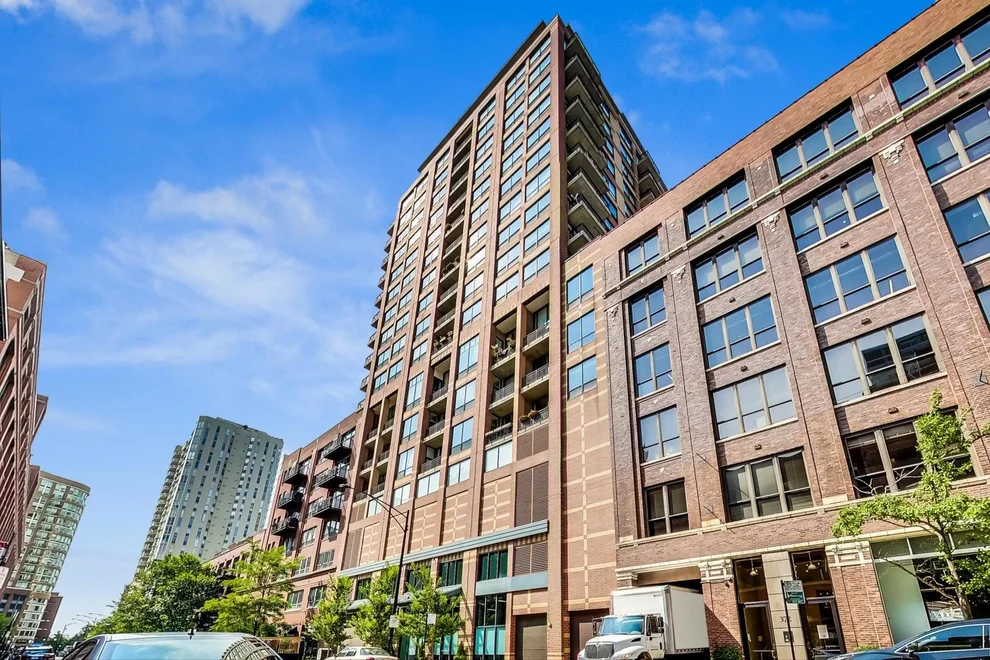 Unit for sale at 400 W Ontario Street, Chicago, IL 60654